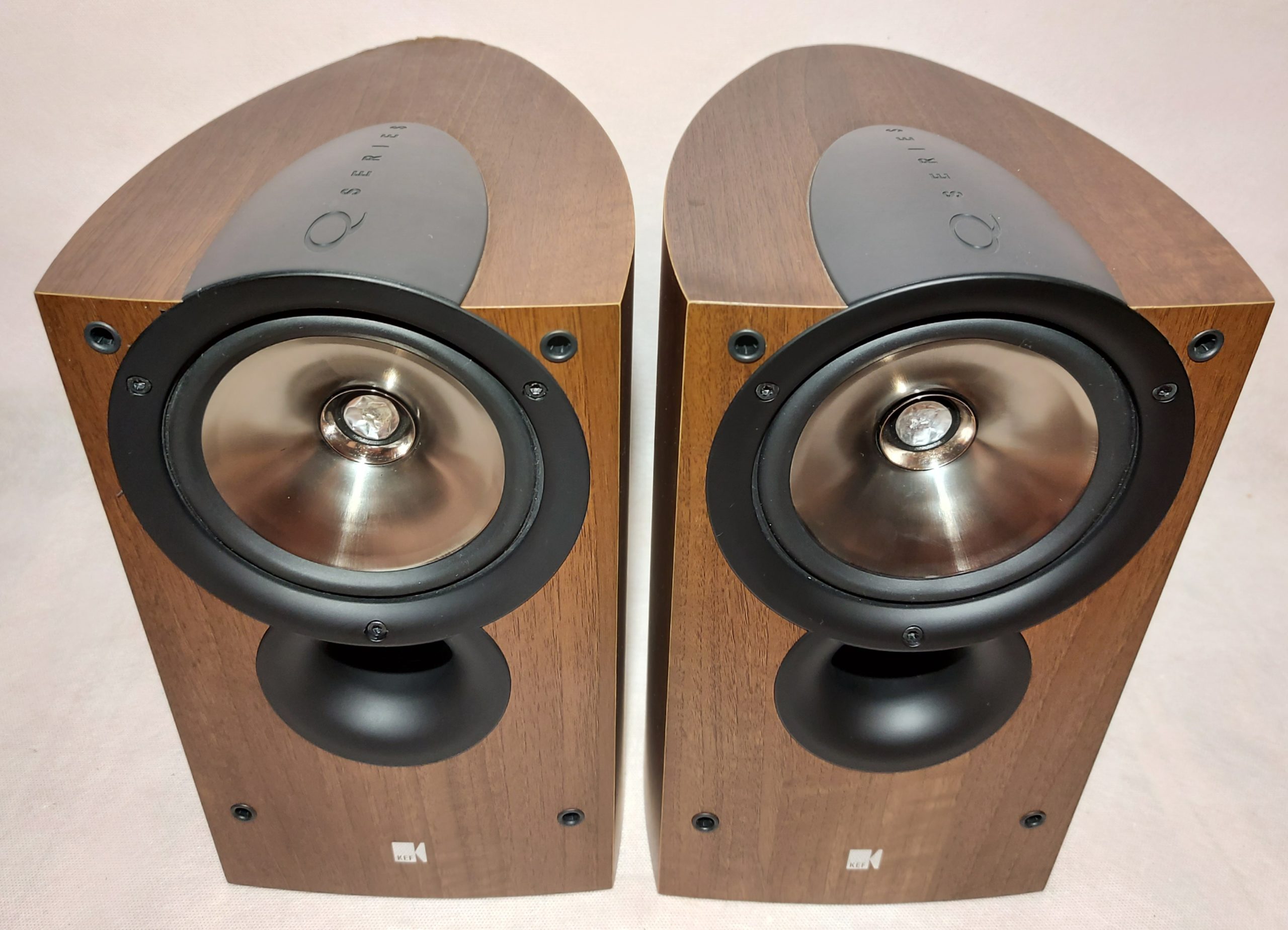 KEF IQ1 Walnut DN Audio