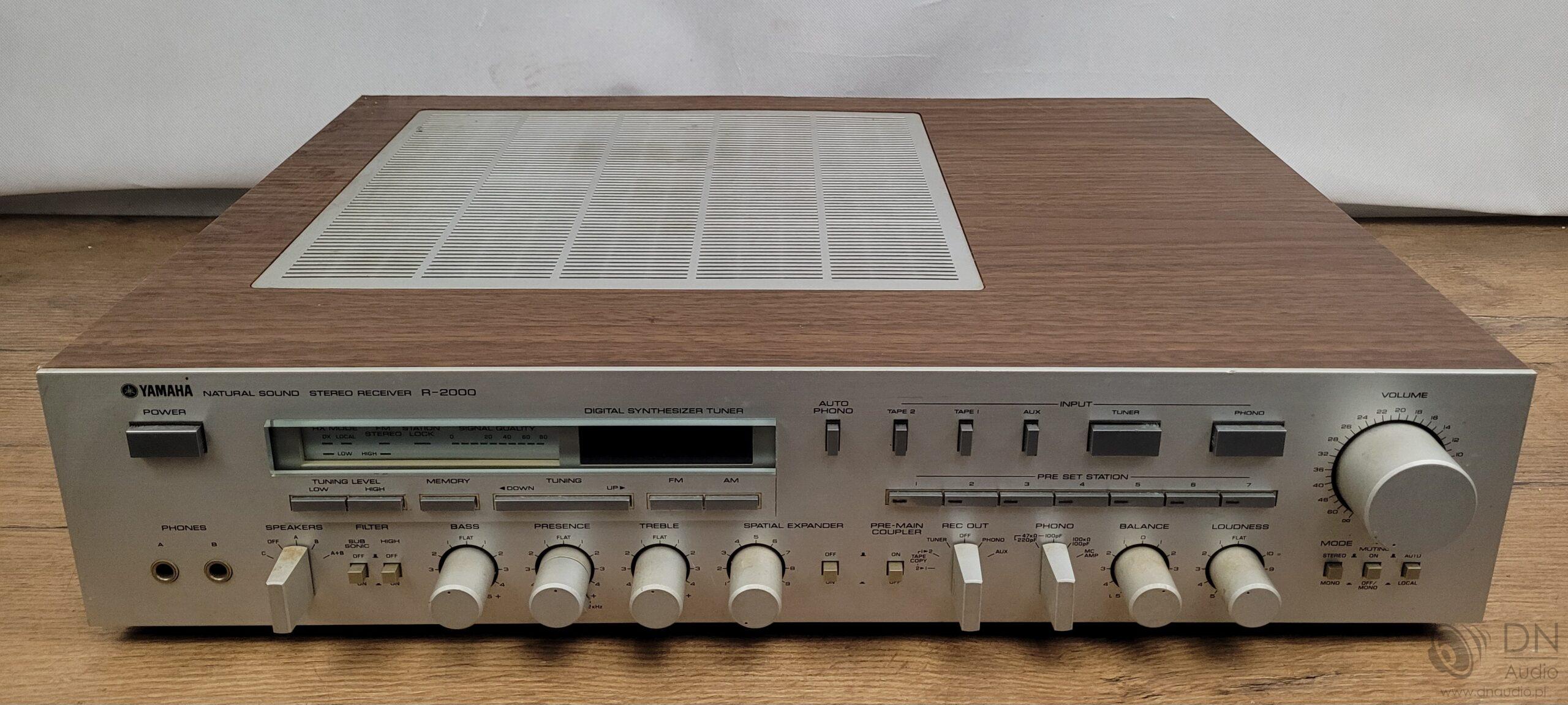 Yamaha R-2000 - obrazek 2