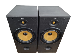 B&W DM602